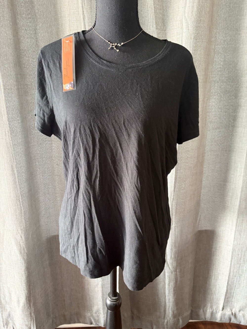 Banana Republic Everyday Black Short Sleeve Crewneck Tee